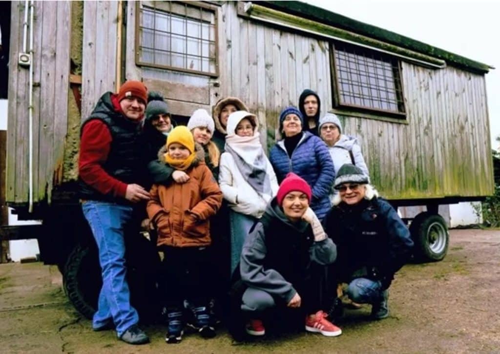Barakowóz przez lata pełnił różne funkcje, teraz będzie służył mieszkańcom wsi jako miejsce spotkań. - Nie mieli świetlicy, więc stworzą ją w starym wozie Drzymały