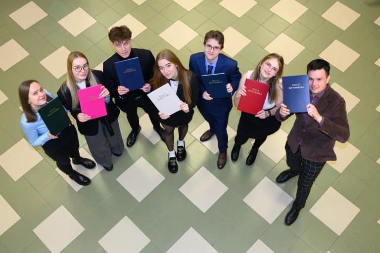 perwszi absolwenci geoinformatyki