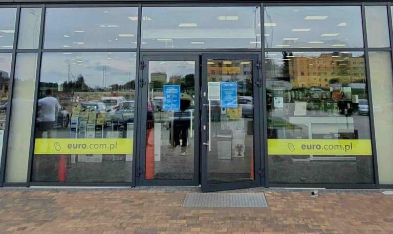 otwarcie sklepu z elektroniką