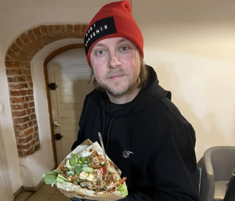 znany youtuber odwiedza kebab w Kętrzynie