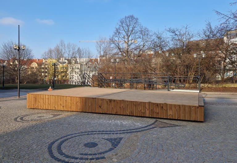 nowa scena na Star&oacute;wce