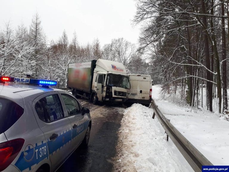 tir zablokował drogę