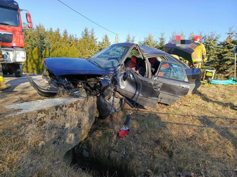 uderzył w betonowy przepust
