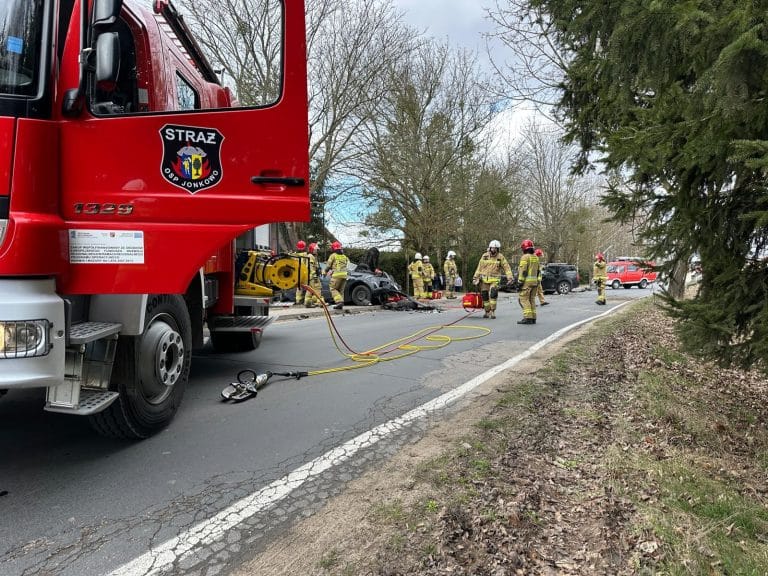 strażacy przy wypadku
