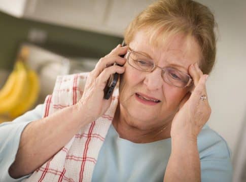seniorka telefon oszustwo