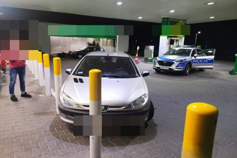 policja na stacji beznynowej