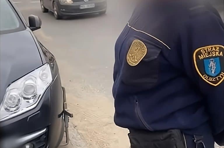 straż miejska założyła blokadę na koło