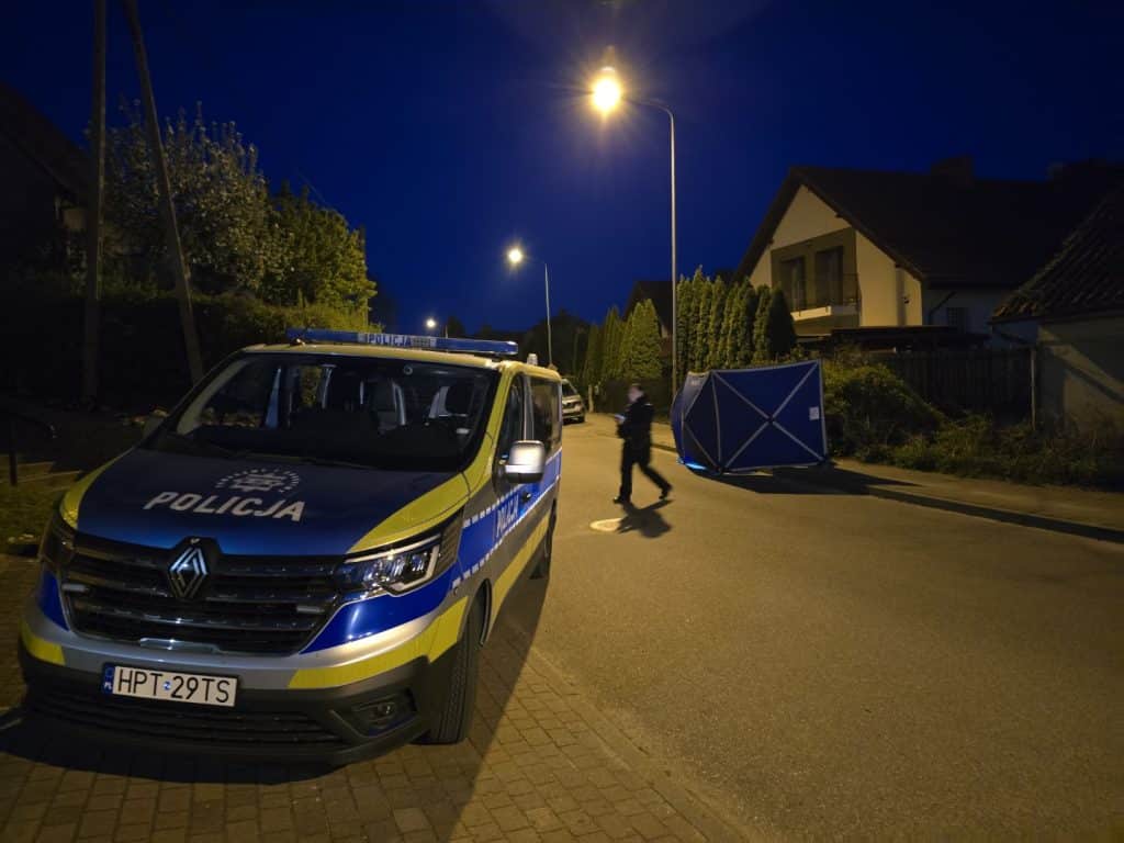 Kobieta konała na ulicy za kościołem. Policja dorwała mężczyznę pod Biedronką na Redykajnach! - Dramat za kościołem! Kobieta konała na chodniku, jej "partnera" złapali pod Biedronką