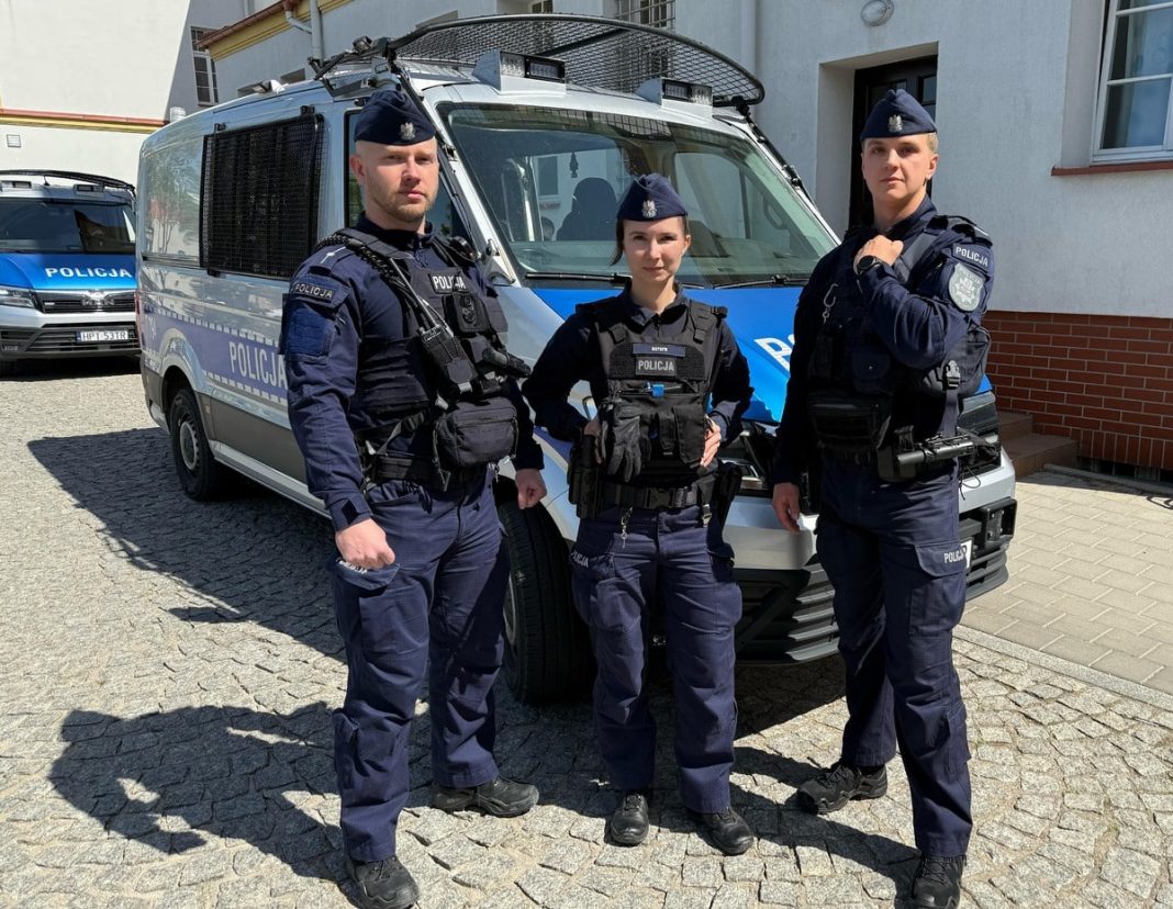 policjanci pomogli kobiecie w ciąży