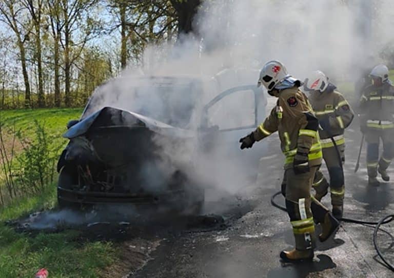 spłonął samoch&oacute;d