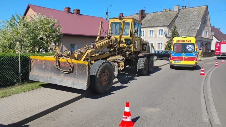 zderzenie z równiarką drogową