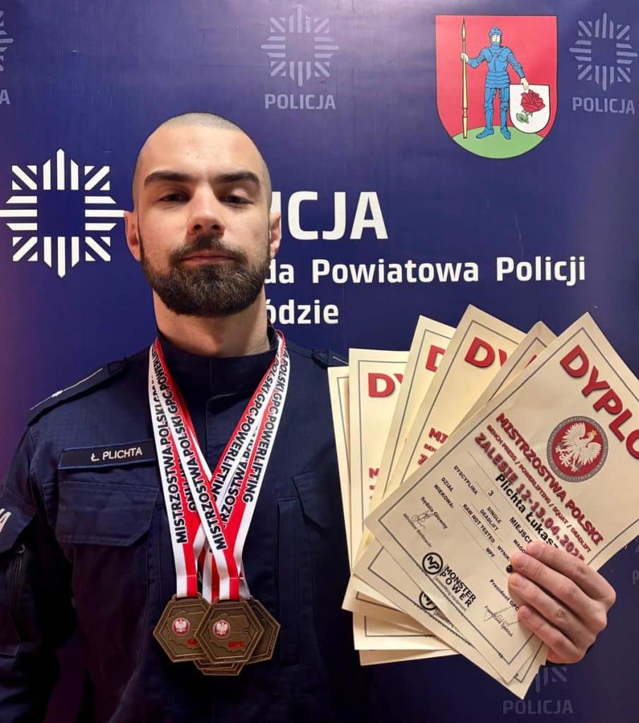 Spektakularne wyczyny sportowe policjanta z Mazur. - Policjant z Mazur sześć razy stawał na podium Mistrzostw Polski