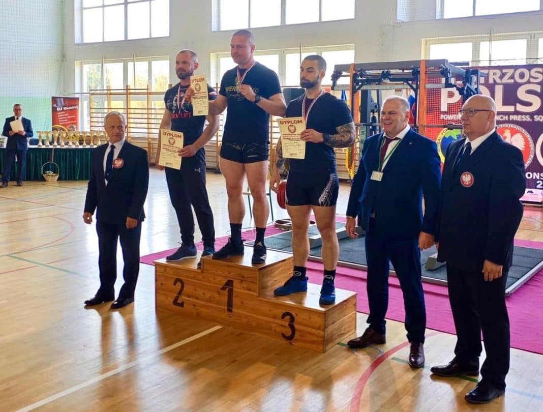 Zwycięzcy na podium.