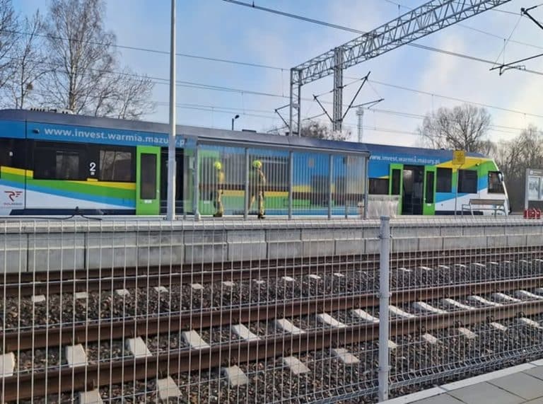 szynobus na stacji