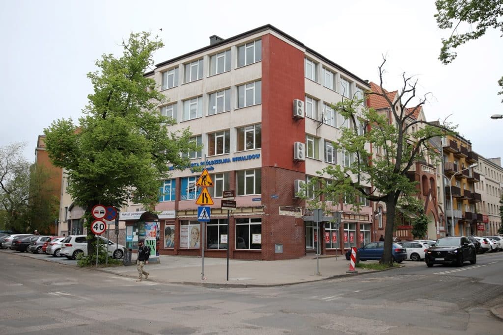 Ten budynek zyska zupełnie nowe życie! - Duży budynek w centrum Olsztyna sprzedany! Ujawniamy, co w nim powstanie