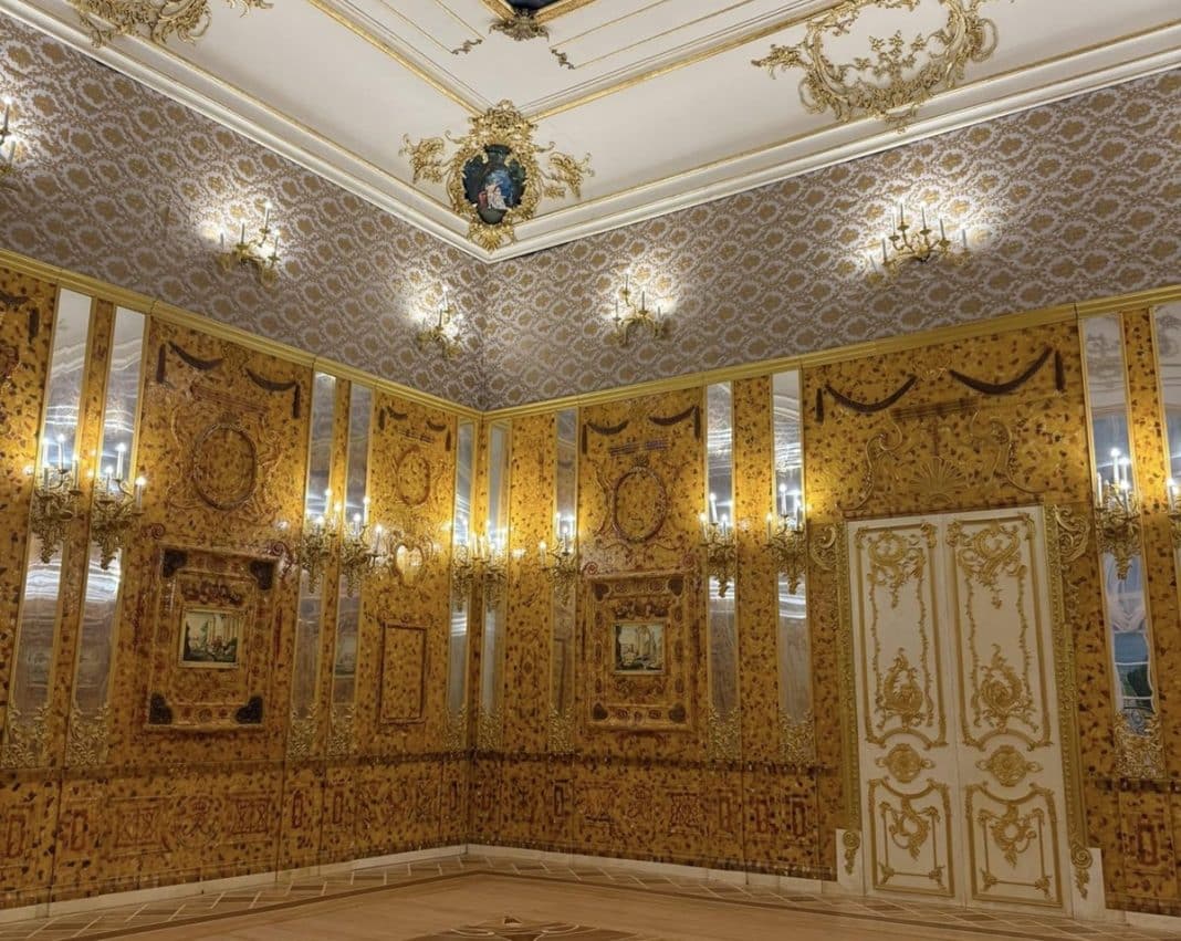 replika bursztynowej sali