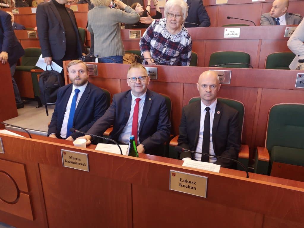 Mieszkańcy protestują przeciwko centrum dla cudzoziemców w Olsztynie. - Burza wokół centrum integracji nielegalnych imigrantów w Olsztynie. Do urzędu wkroczyła policja