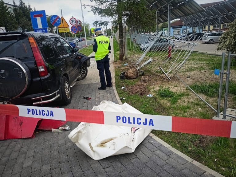 honda rozbita na płocie