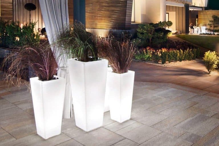 Donice podświetlane – stylowa dekoracja do wnętrz i ogrodów