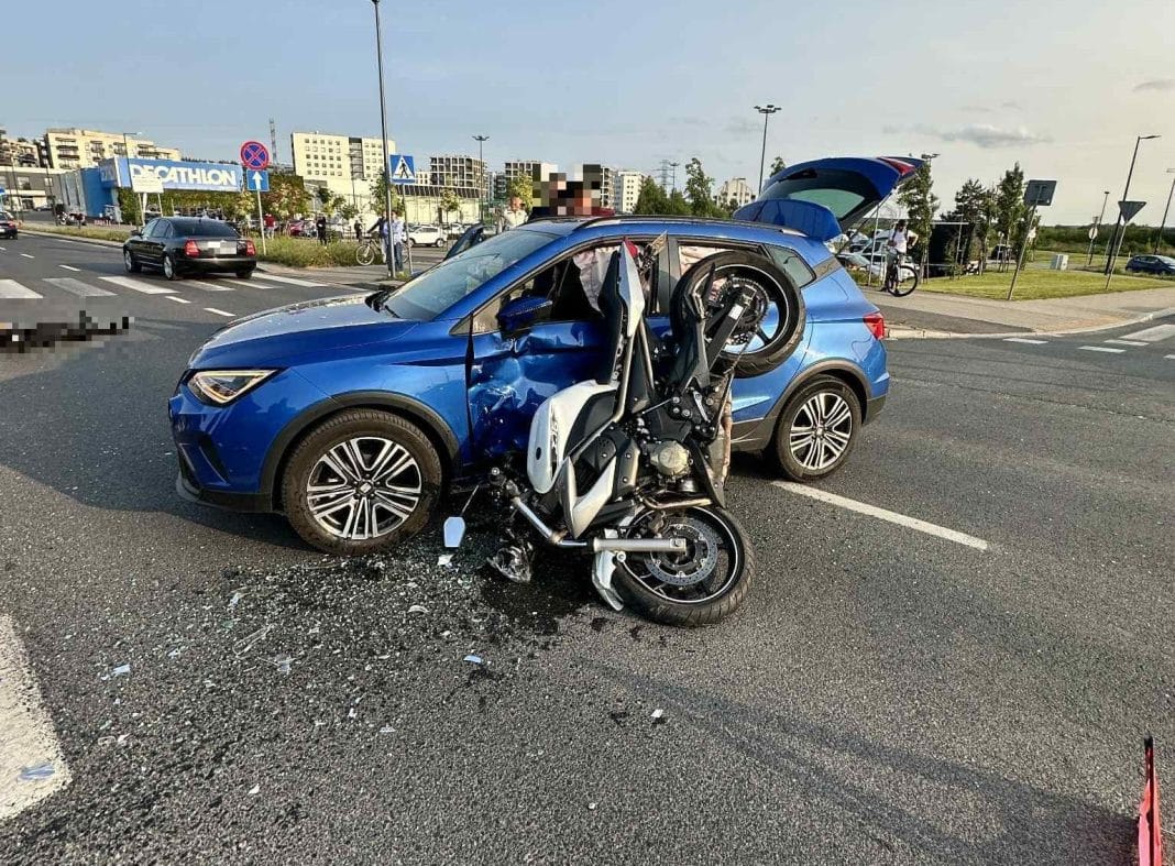 Zderzenie motocyklisty z osobówką w Olsztynie.