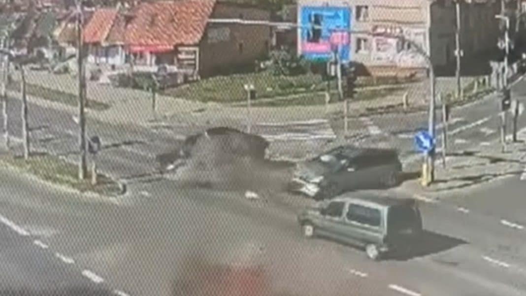 wjechał na czerwonym śiwetle