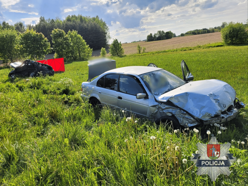 Droga całkowicie zablokowana po wypadku. - Zginął na miejscu… Śmierć 58-latka w zderzeniu dwóch aut