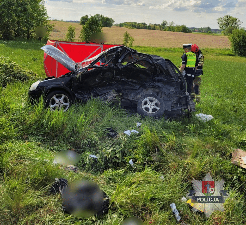 Droga całkowicie zablokowana po wypadku. - Zginął na miejscu… Śmierć 58-latka w zderzeniu dwóch aut