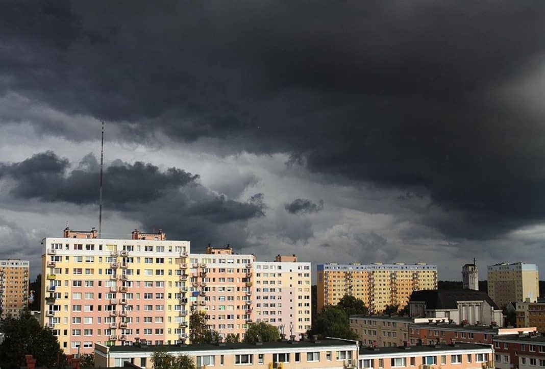 ostrzeżenie przed burzami