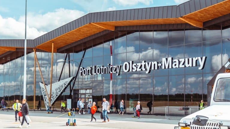 Lotnisko w Szymanach