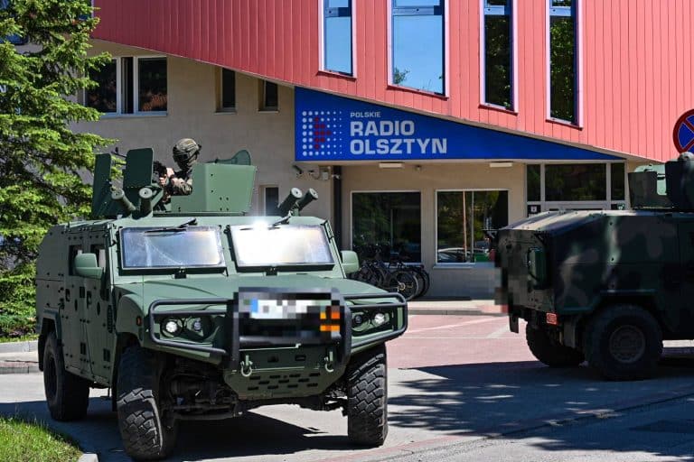 samochody wojskowe pod Radiem Olsztyn