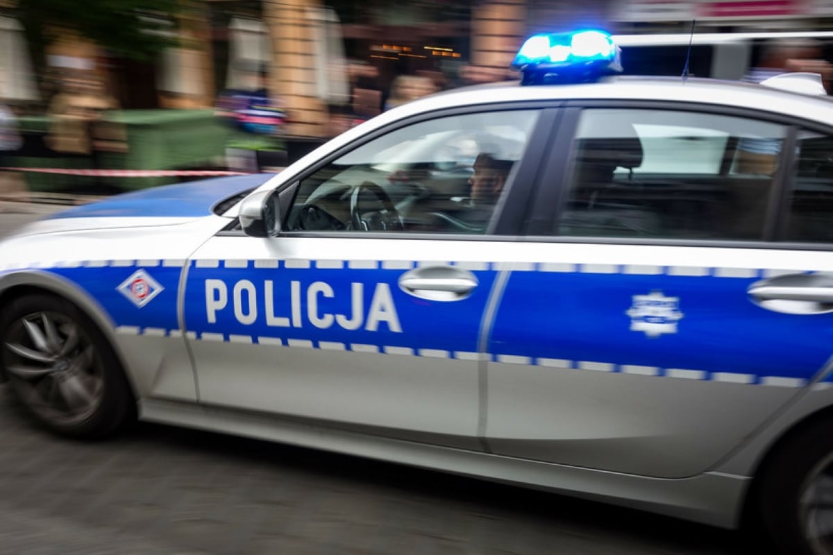 Pościg i obława w Olsztynie. Kierowca porzucił auto, policja przeczesuje miasto