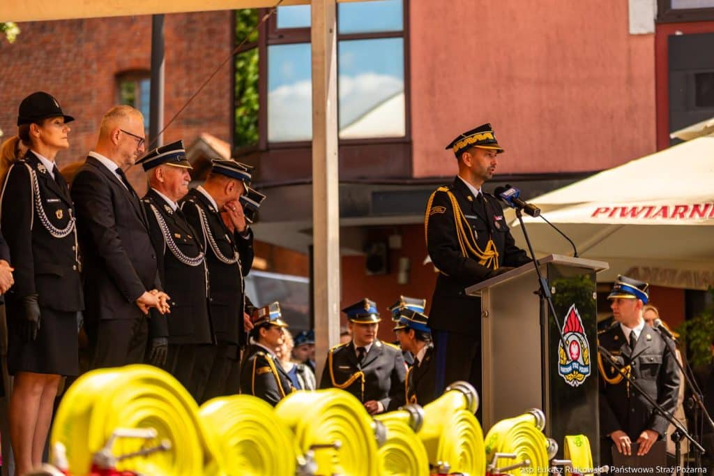 Wojewódzkie Obchody Dnia Strażaka. - Tłumy na Starym Mieście i łzy wzruszenia. Tak Warmia i Mazury dziękowały strażakom