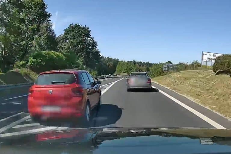 wyprzedzanie na podw&oacute;jnej ciągłej