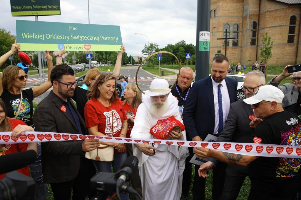 Rondo WOŚP już oficjalnie na mapie Olsztyna. - Jerzy Owsiak otworzył Plac Wielkiej Orkiestry Świątecznej Pomocy w Olsztynie