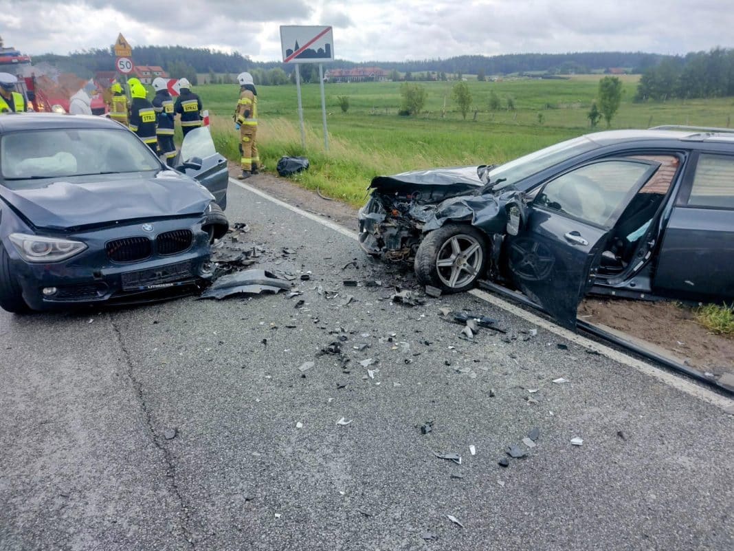 zderzenie hondy i bmw na dk16