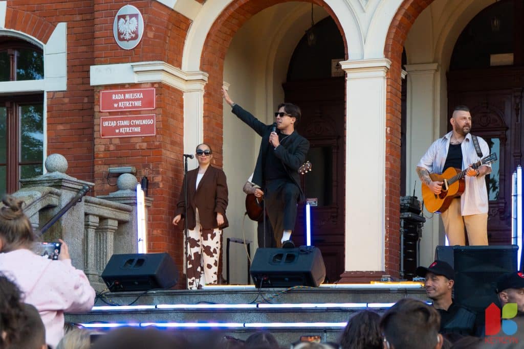 Scena runęła, koncert odwołany… a wtedy Dawid zrobił coś, czego nikt się nie spodziewał! - Koncert odwołano! To, co Dawid Kwiatkowski zrobił później, przeszło do historii Kętrzyna