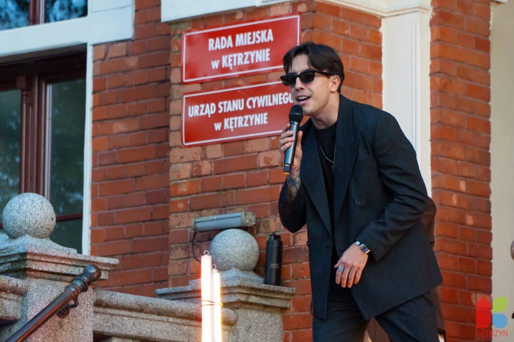 Scena runęła, koncert odwołany… a wtedy Dawid zrobił coś, czego nikt się nie spodziewał! - Koncert odwołano! To, co Dawid Kwiatkowski zrobił później, przeszło do historii Kętrzyna