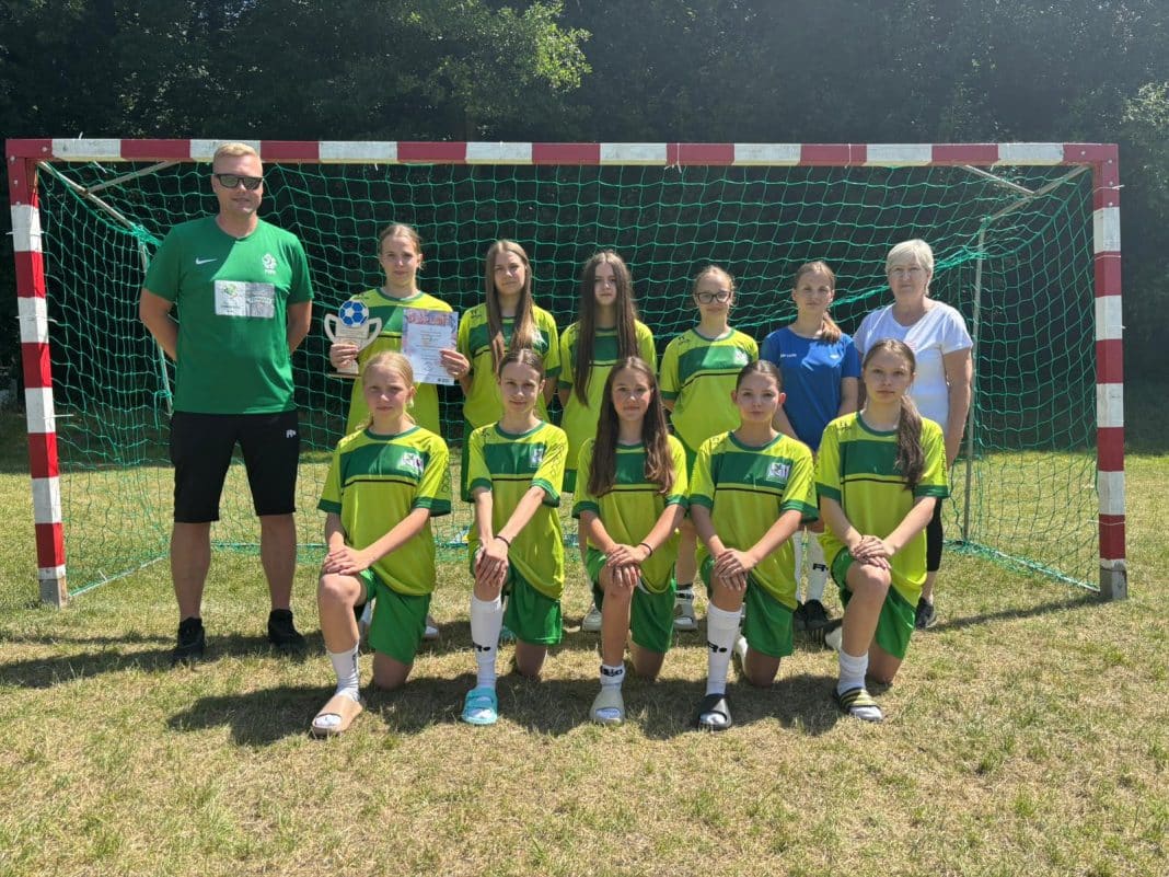 drużyna dziewcząt z Tylic