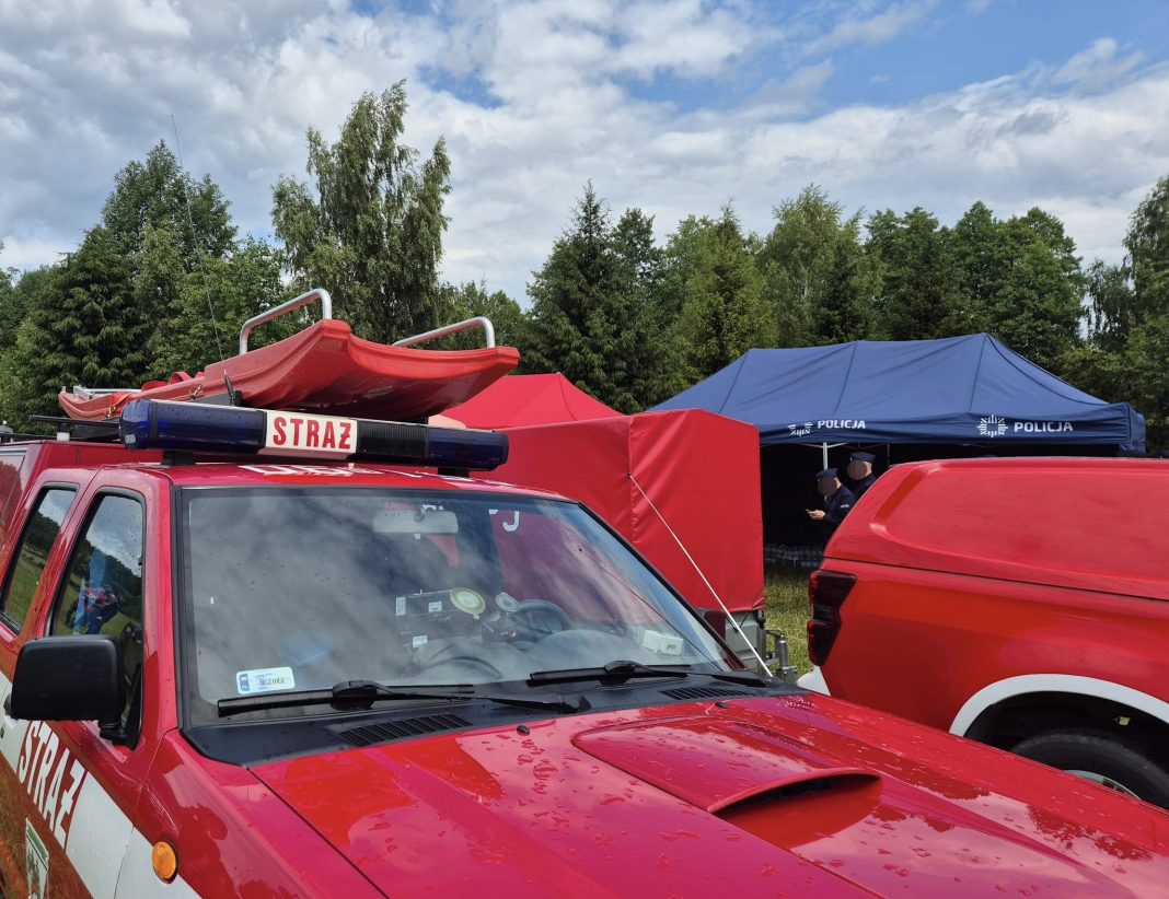 poszukiwania nastolatków nad jeziorem Małszewskim