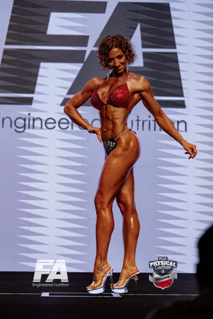 Na co dzień służy w wojsku. Po godzinach zdobywa medale w fitness. - Wicemistrzyni fitness i żołnierz z Olsztyna powalczy o tytuł mistrzyni świata