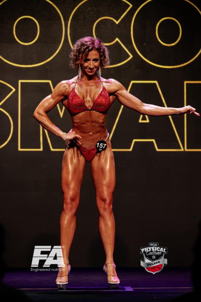 Na co dzień służy w wojsku. Po godzinach zdobywa medale w fitness. - Wicemistrzyni fitness i żołnierz z Olsztyna powalczy o tytuł mistrzyni świata