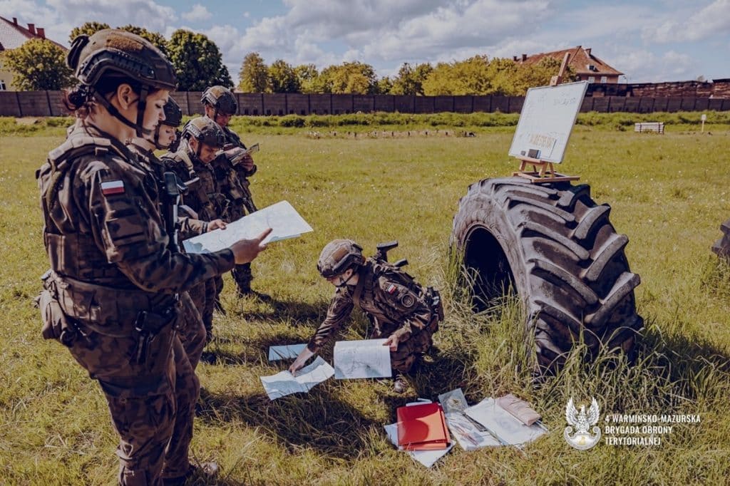 Wakacje w mundurze? Coraz więcej osób wybiera ten nietypowy sposób na lato. - Przygoda, mundur i konkretna kasa. WOT czeka na ochotników!