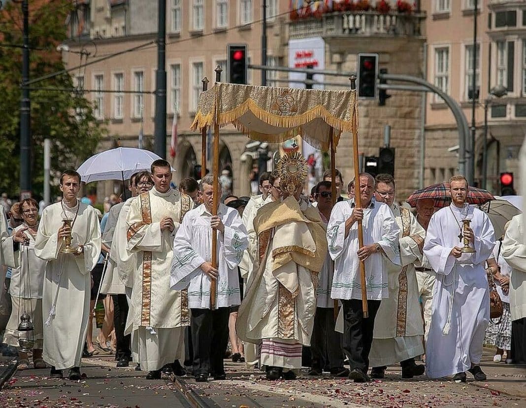 procesja Bożego Ciała w Olsztynie