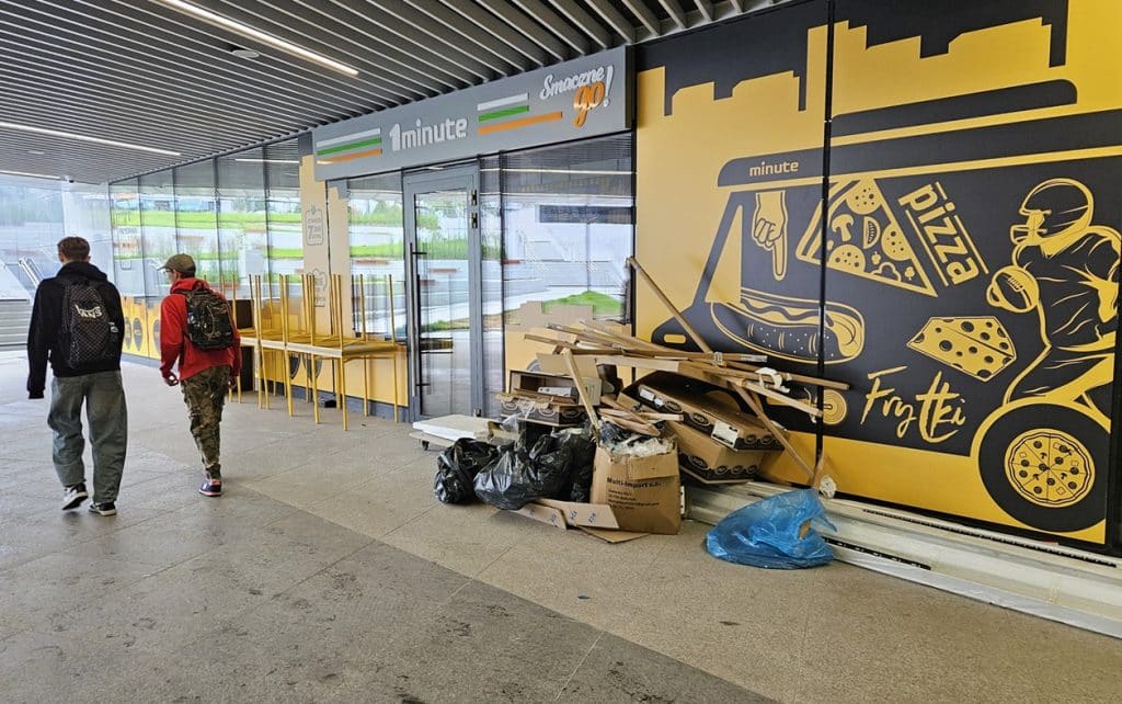 Dość głodowania na Dworcu Głównym. Pierwszy lokal gotowy do otwarcia! - Otwiera się pierwszy sklep na dworcu PKP w Olsztynie. To popularna sieć