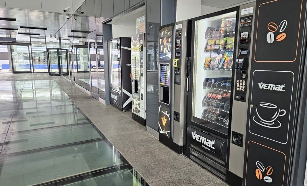 Dość głodowania na Dworcu Głównym. Pierwszy lokal gotowy do otwarcia! - Otwiera się pierwszy sklep na dworcu PKP w Olsztynie. To popularna sieć