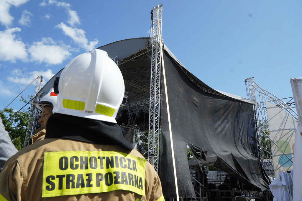 Scena runęła, koncert odwołany… a wtedy Dawid zrobił coś, czego nikt się nie spodziewał! - Koncert odwołano! To, co Dawid Kwiatkowski zrobił później, przeszło do historii Kętrzyna