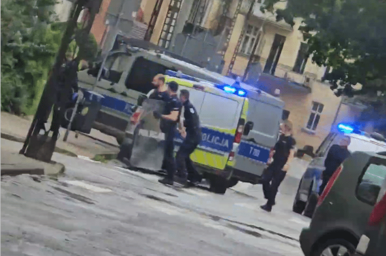 Atak nożownika! Obława policyjna na Zatorzu w Olsztynie