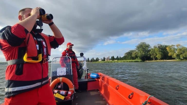 poszukiwania na wodzie