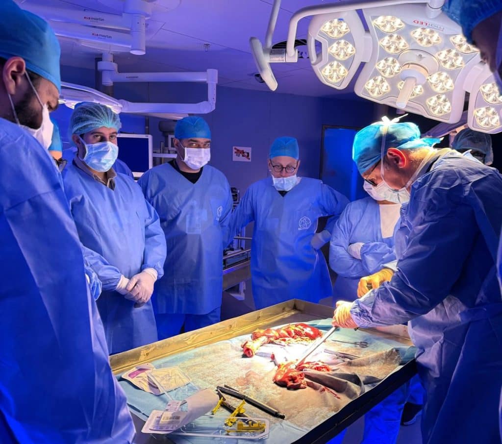 Chirurg z Olsztyna w światowej czołówce. Szkolenie w Stambule otwiera nowe możliwości. - Lekarz z Olsztyna uczył się od najlepszych chirurgów świata