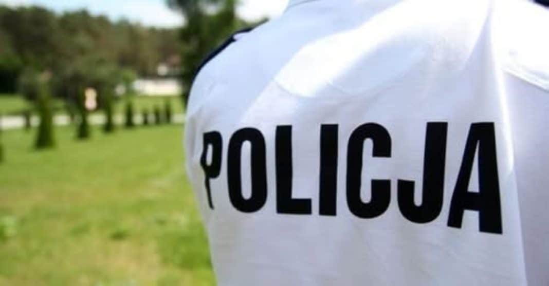 policja nad jeziorem